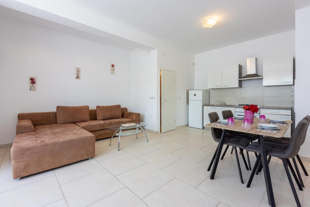 Apartments Antonija Crikvenica Extérieur photo
